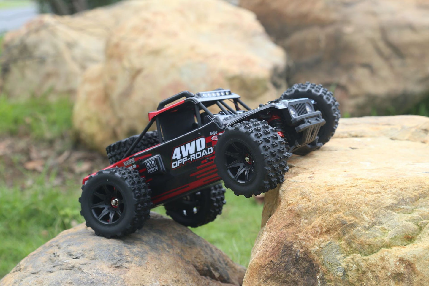 Brushless 1:16 RC Car – MJX Hyper Go High-Speed 4WD Truck Toy