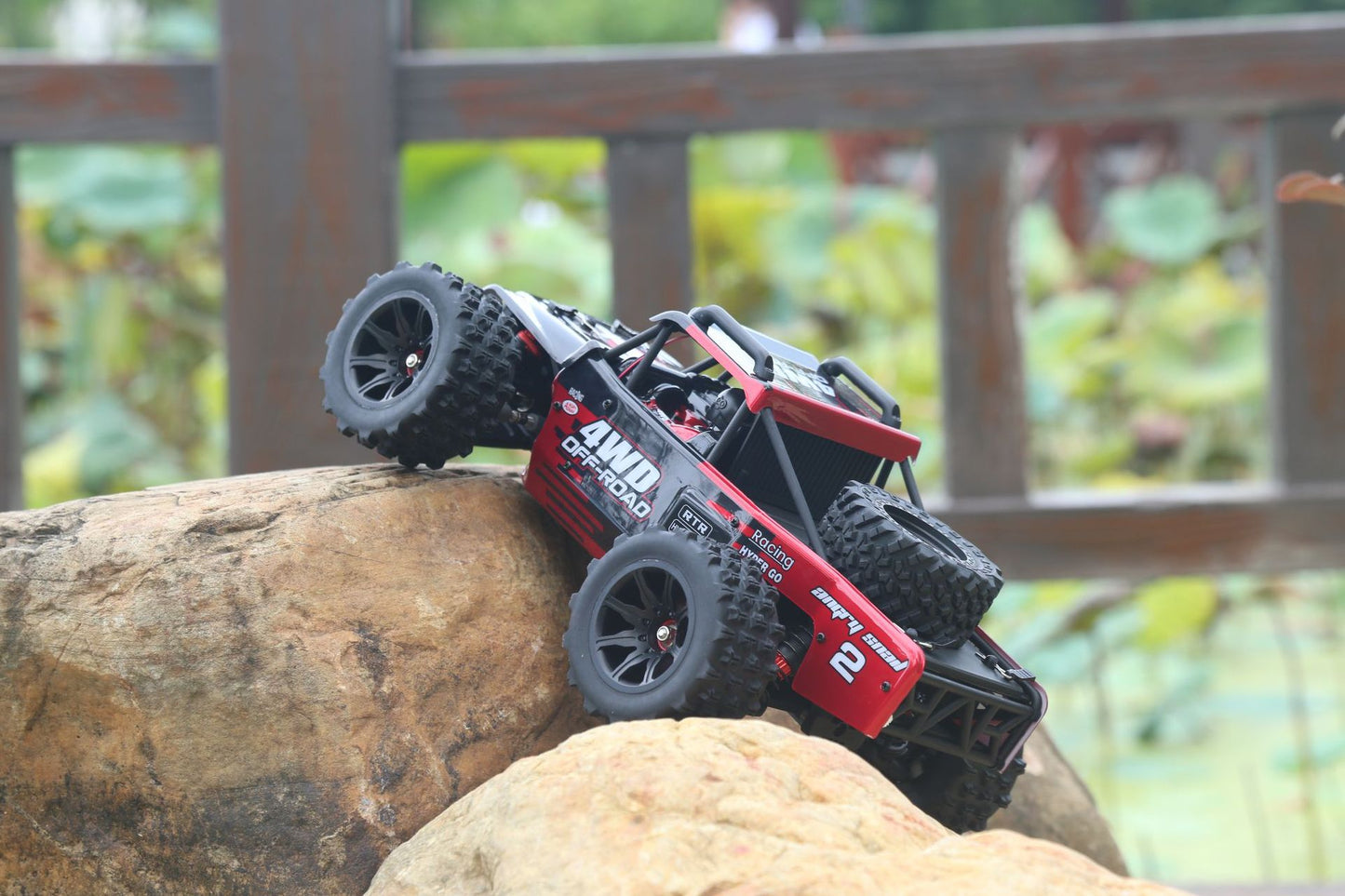 Brushless 1:16 RC Car – MJX Hyper Go High-Speed 4WD Truck Toy