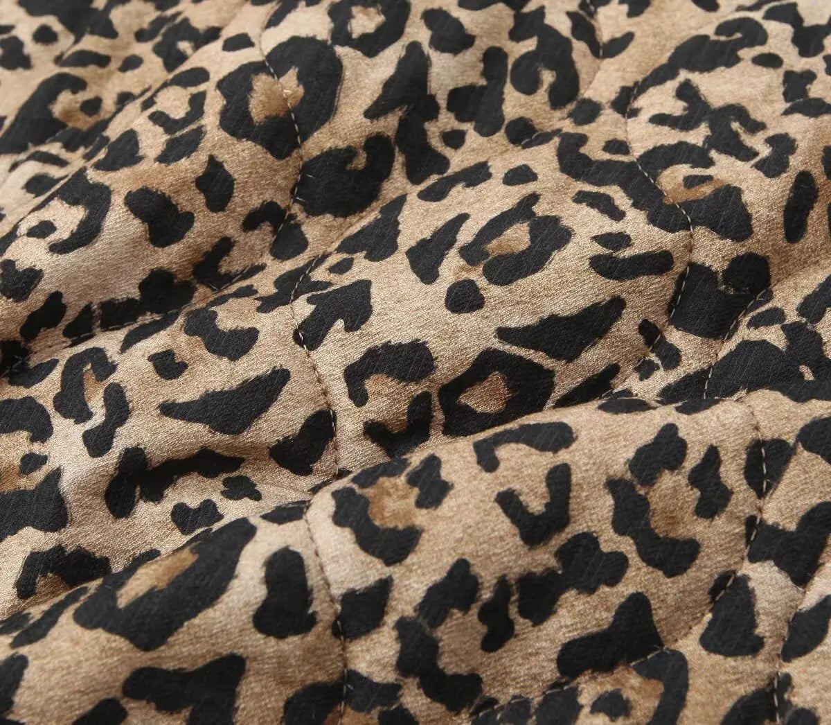 Commuter Style Cotton Jacket – Animal Print & Long Sleeve