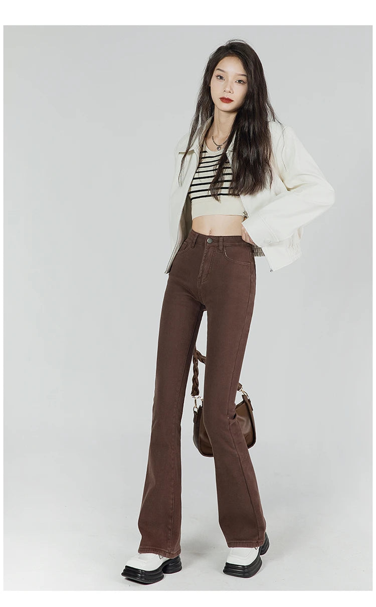 Cozy Chic: Fleece-Lined Flared Jeans for Stylish Winter Warmth