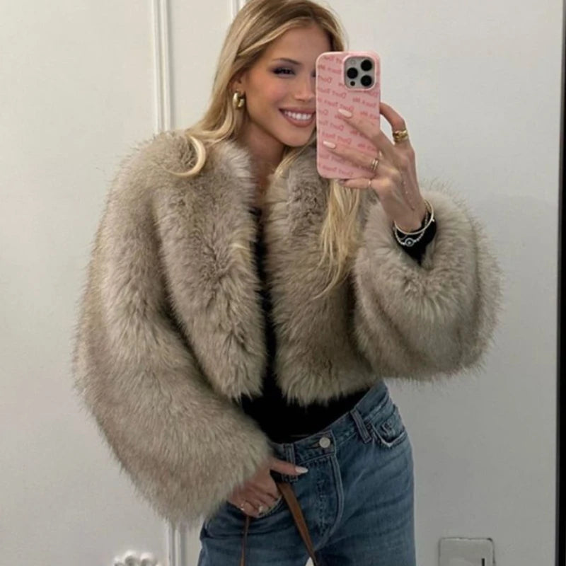 Gradient Cropped Faux Fur Coat – Street Fashion Week Luxury Brand Winter Jacket for Women