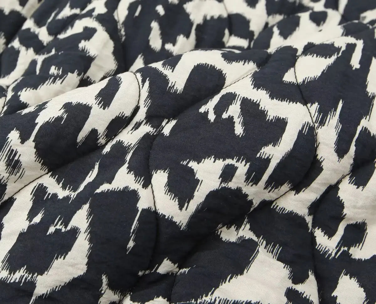 Commuter Style Cotton Jacket – Animal Print & Long Sleeve