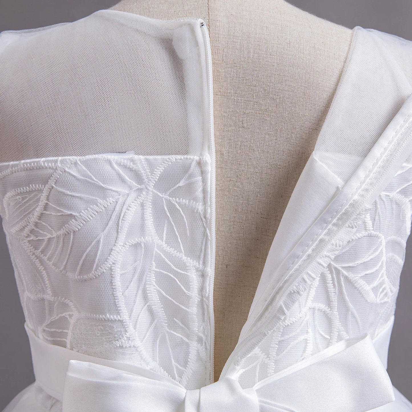 Girls Elegant Lace Wedding & Party Princess Dress