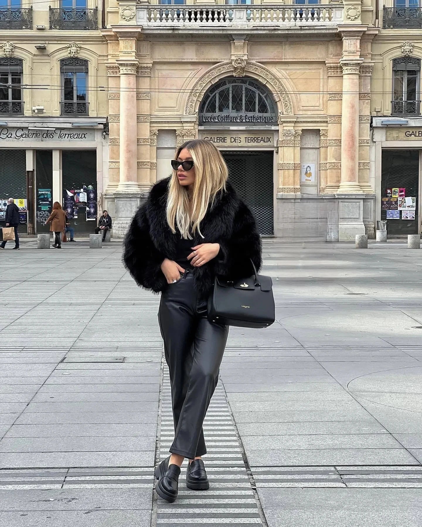 Cozy Black Faux Fur Outerwear – Trendy & Warm