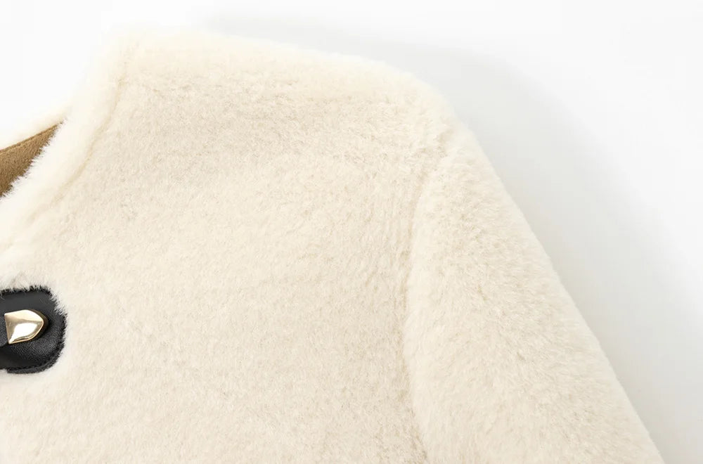 Elegant Faux Fur Outerwear – Long Sleeve Jacket