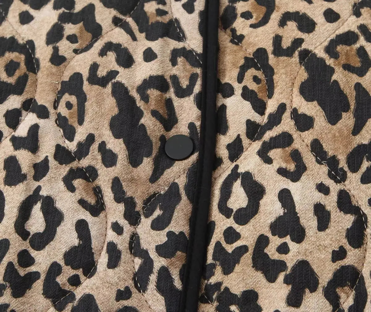 Commuter Style Cotton Jacket – Animal Print & Long Sleeve