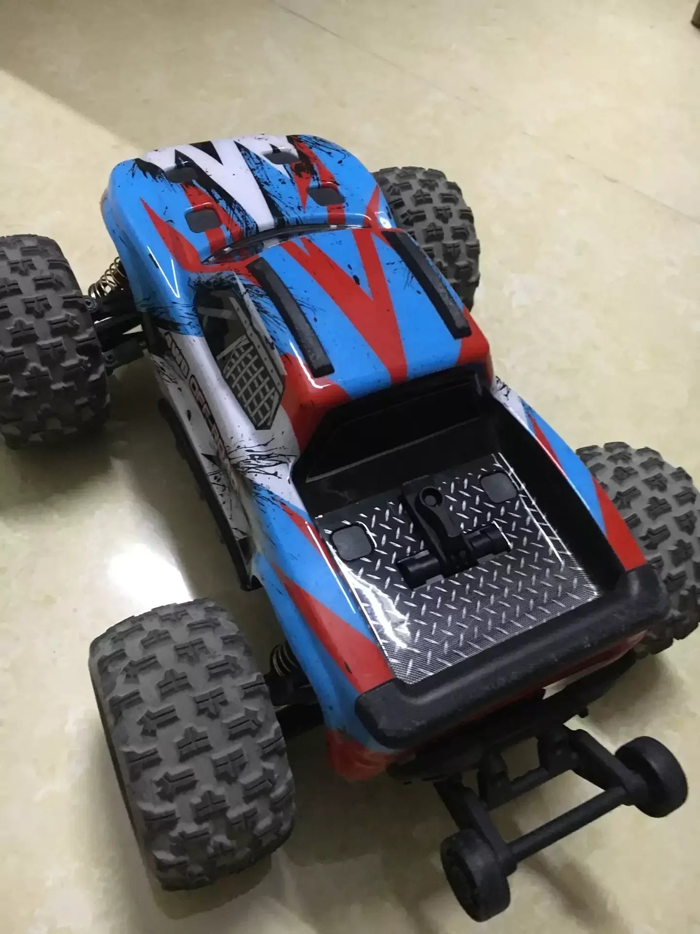 Brushless 1:16 RC Car – MJX Hyper Go High-Speed 4WD Truck Toy