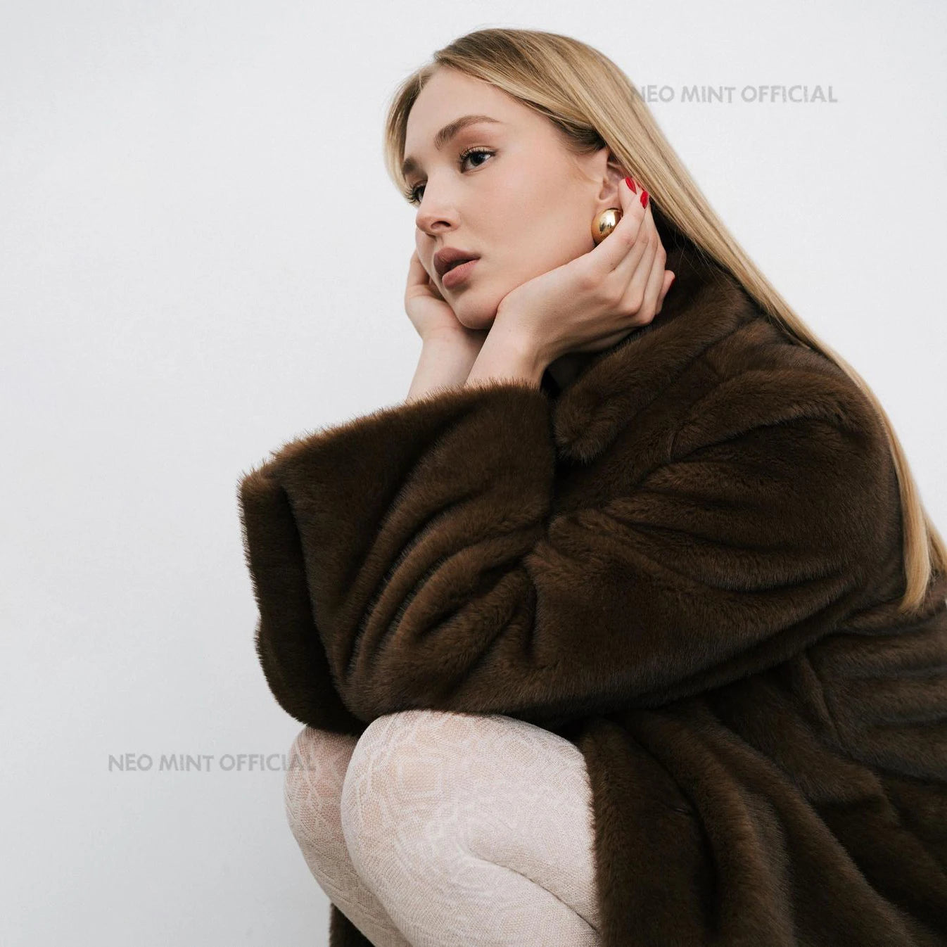 Chic Winter Warmth: Iconic Faux Mink Fur Overcoat