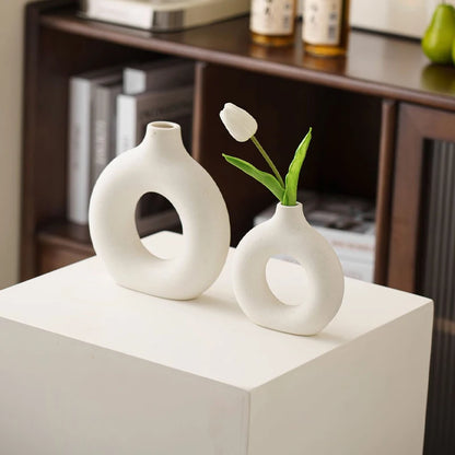 Elegant Simplicity: Pure White Donut Design Vase for Chic Table Decor