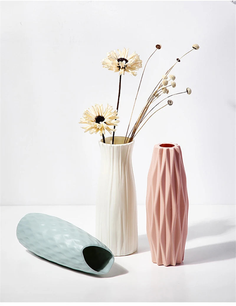 Chic Nordic Plastic Vase: Sleek Flower Pot for Modern Home Decor