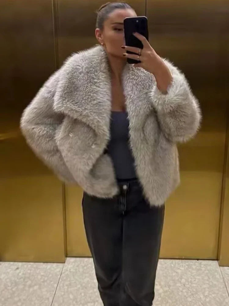 New 2025 Faux Fur Outerwear: Plush Wool-Blend Coats