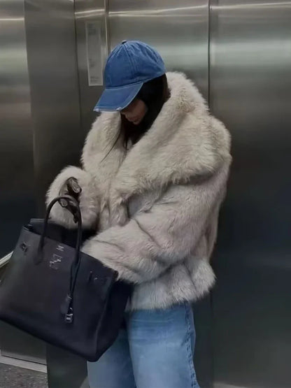 New 2025 Faux Fur Outerwear: Plush Wool-Blend Coats