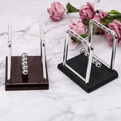 Newton's Cradle: Stylish Metal Pendulum Desk Decor