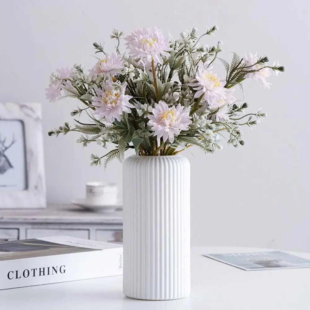 Elegant Simple Vase: Exquisite Centerpiece for Dining Room Decor