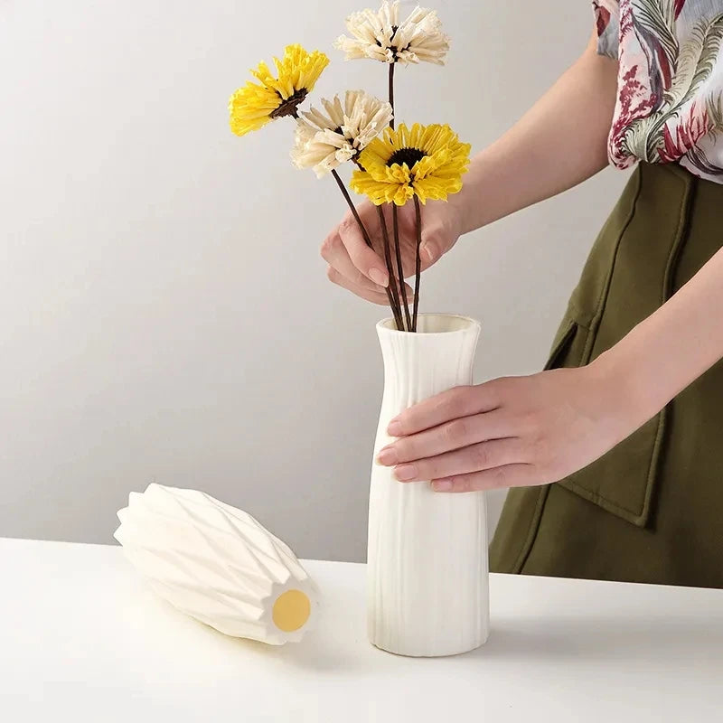 Chic Nordic Plastic Vase: Sleek Flower Pot for Modern Home Decor