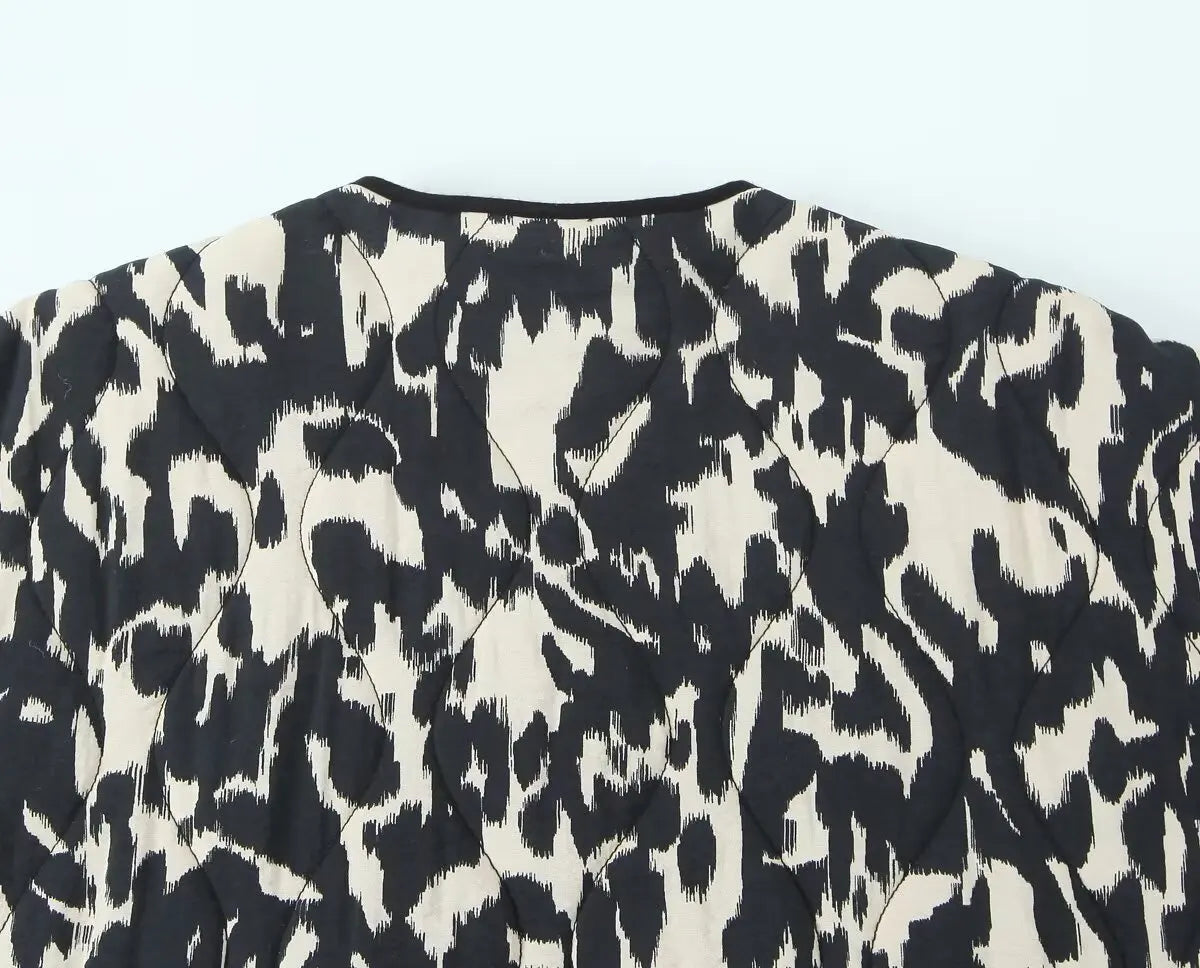 Commuter Style Cotton Jacket – Animal Print & Long Sleeve