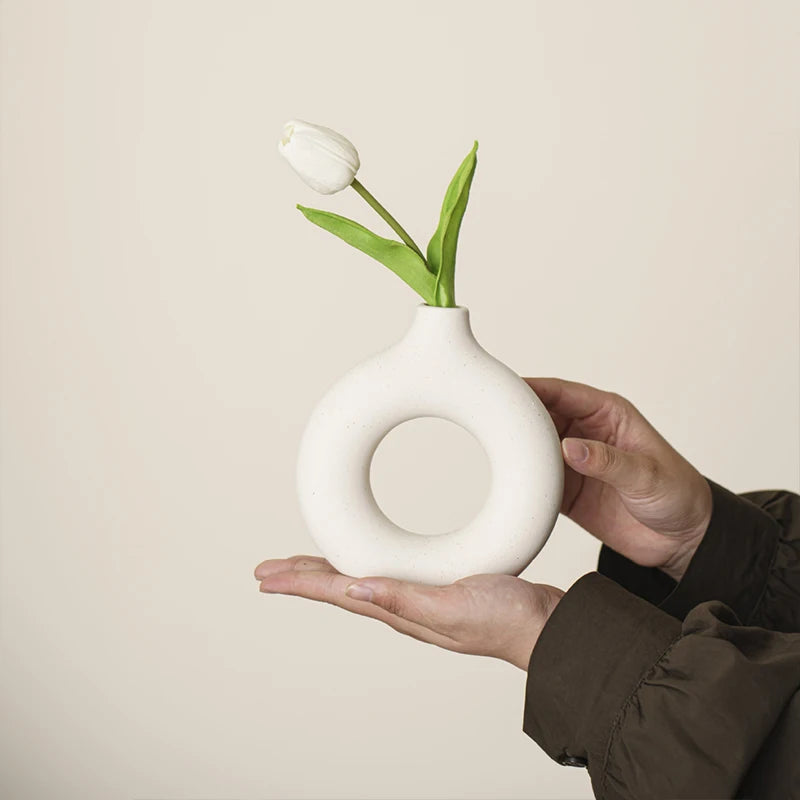 Elegant Simplicity: Pure White Donut Design Vase for Chic Table Decor