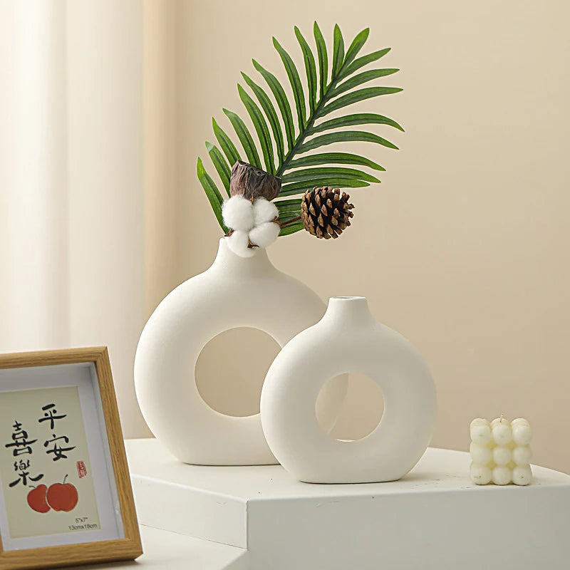 Elegant Simplicity: Pure White Donut Design Vase for Chic Table Decor