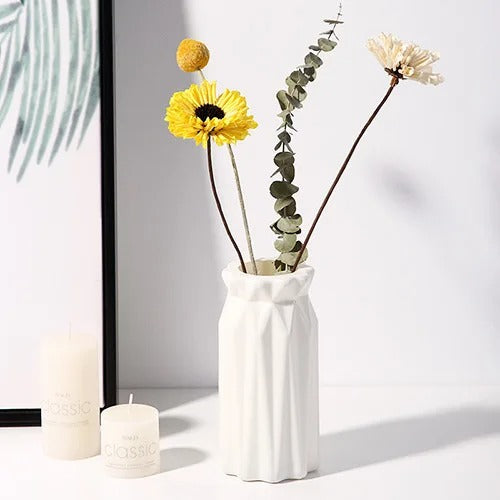 Chic Nordic Plastic Vase: Sleek Flower Pot for Modern Home Decor